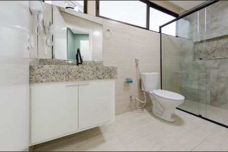 Banheiro de kitnet/studio para alugar com 1 quarto, 30m² em Minas Brasil, Belo Horizonte