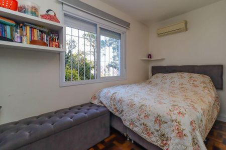 Quarto 1 de apartamento para alugar com 3 quartos, 67m² em Teresópolis, Porto Alegre