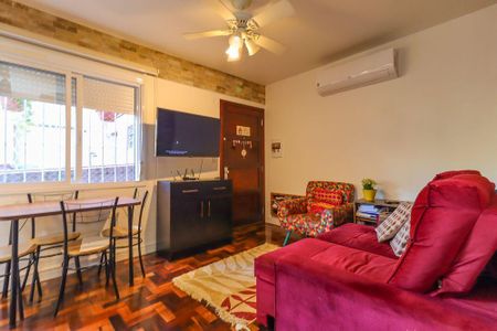 Sala  de apartamento para alugar com 3 quartos, 67m² em Teresópolis, Porto Alegre