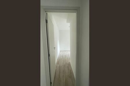 Corredor de apartamento para alugar com 2 quartos, 48m² em Vila Vermelha, São Paulo