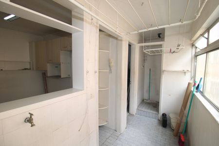 Apartamento à venda com 75m², 3 quartos e 1 vagaÁrea de Serviço