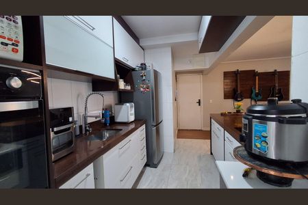 Apartamento à venda com 99m², 3 quartos e 2 vagas Apartamento à venda com 99m², 3 quartos e 2 vagasCozinha