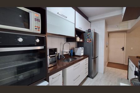 Apartamento à venda com 99m², 3 quartos e 2 vagas Apartamento à venda com 99m², 3 quartos e 2 vagasCozinha