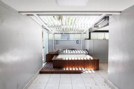 Apartamento à venda com 120m², 3 quartos e 3 vagasFoto 03