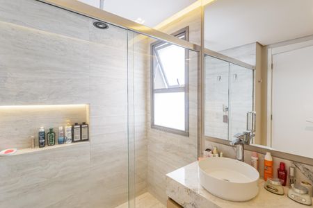 Apartamento à venda com 149m², 3 quartos e 2 vagasBanheiro da Suíte 3