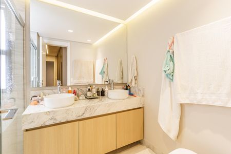 Apartamento à venda com 149m², 3 quartos e 2 vagasBanheiro da Suíte 3