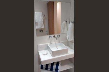 Banheiro de apartamento à venda com 1 quarto, 35m² em Copacabana, Rio de Janeiro