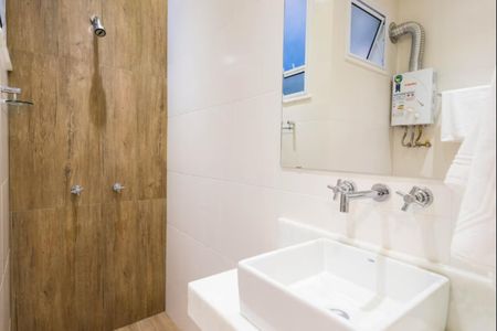 Banheiro de apartamento à venda com 1 quarto, 35m² em Copacabana, Rio de Janeiro