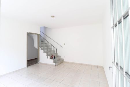 Casa para alugar com 2 quartos, 70m² em Vila Constança, São Paulo