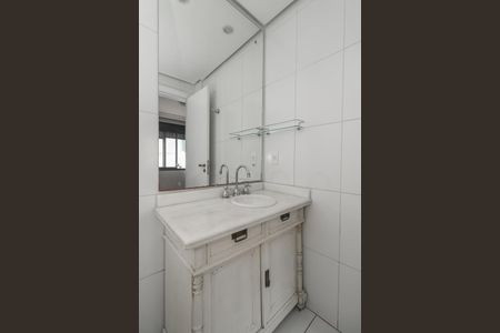 Banheiro da Suíte de apartamento para alugar com 3 quartos, 115m² em Petrópolis, Porto Alegre