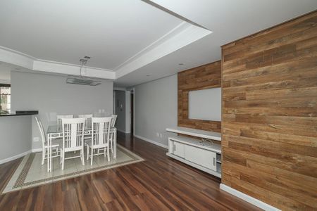 Sala de apartamento para alugar com 3 quartos, 115m² em Petrópolis, Porto Alegre