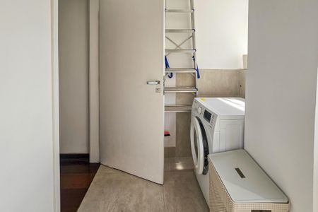 Apartamento para alugar com 200m², 3 quartos e 1 vagaÁrea de serviço 