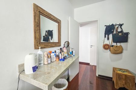 Apartamento para alugar com 200m², 3 quartos e 1 vagacloset 