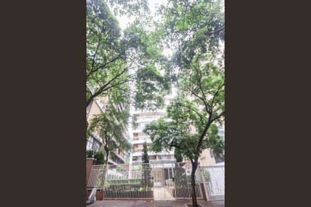 Apartamento para alugar com 80m², 2 quartos e 2 vagas Apartamento para alugar com 80m², 2 quartos e 2 vagasPrédio