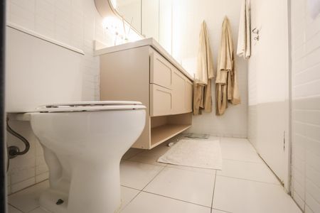 Apartamento para alugar com 80m², 2 quartos e 2 vagas Apartamento para alugar com 80m², 2 quartos e 2 vagasBanheiro da Suite