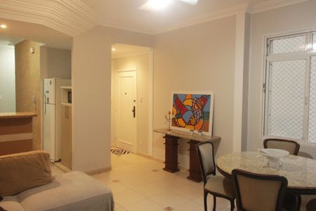 Sala de apartamento para alugar com 3 quartos, 120m² em Gonzaga, Santos