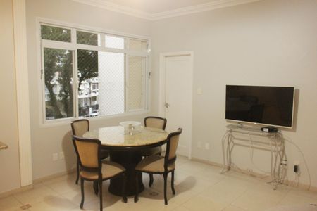 Sala de apartamento para alugar com 3 quartos, 120m² em Gonzaga, Santos