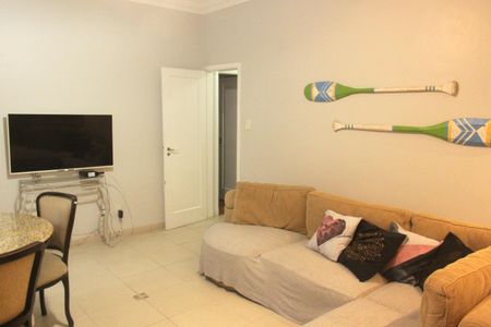 Sala de apartamento para alugar com 3 quartos, 120m² em Gonzaga, Santos