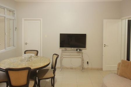 Sala de apartamento para alugar com 3 quartos, 120m² em Gonzaga, Santos