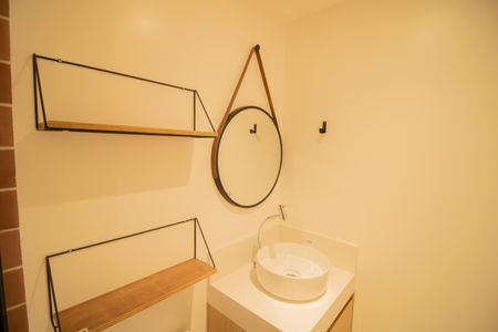 Apartamento para alugar com 37m², 2 quartos e sem vagaBANHEIRO