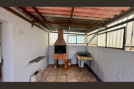 Apartamento à venda com 82m², 2 quartos e 1 vagaÁrea comum 