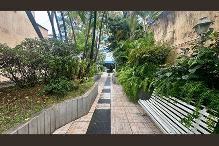 Apartamento à venda com 82m², 2 quartos e 1 vagaEntrada do prédio 