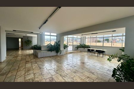 Apartamento à venda com 82m², 2 quartos e 1 vagaÁrea comum 