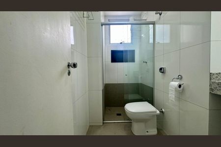Apartamento à venda com 82m², 2 quartos e 1 vagaBanheiro 