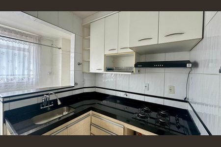 Apartamento à venda com 82m², 2 quartos e 1 vagaCozinha 