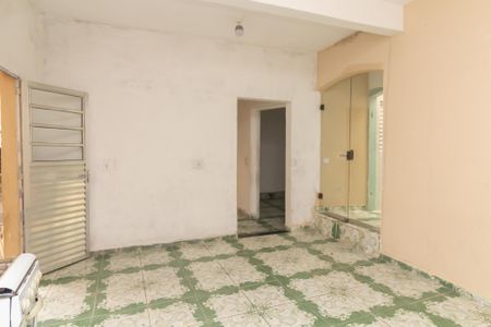 Sala de casa para alugar com 2 quartos, 70m² em Vila Carmosina, São Paulo