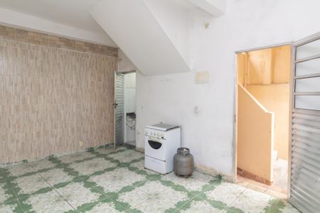 Sala de casa para alugar com 2 quartos, 70m² em Vila Carmosina, São Paulo