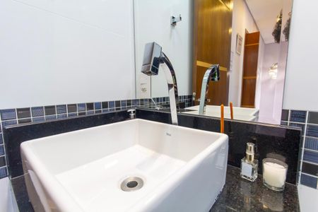 Casa de condomínio à venda com 125m², 3 quartos e 2 vagasBanheiro 2