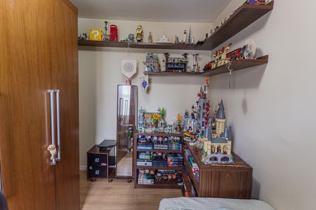 Apartamento à venda com 69m², 4 quartos e 2 vagasQuarto 4