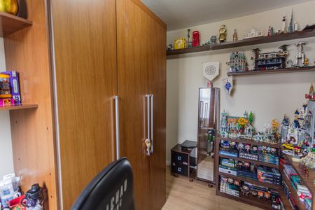 Apartamento à venda com 69m², 4 quartos e 2 vagasQuarto 4