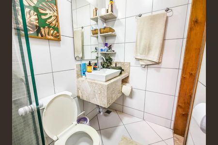 Casa à venda com 377m², 8 quartos e 2 vagas Casa à venda com 377m², 8 quartos e 2 vagasBanheiro da Suíte 2