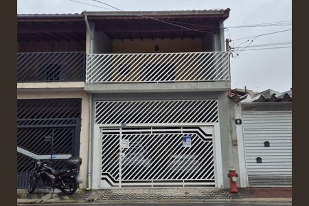 Casa à venda com 377m², 8 quartos e 2 vagas Casa à venda com 377m², 8 quartos e 2 vagasFachada