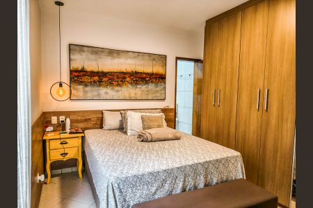 Casa à venda com 377m², 8 quartos e 2 vagas Casa à venda com 377m², 8 quartos e 2 vagasSuíte 2