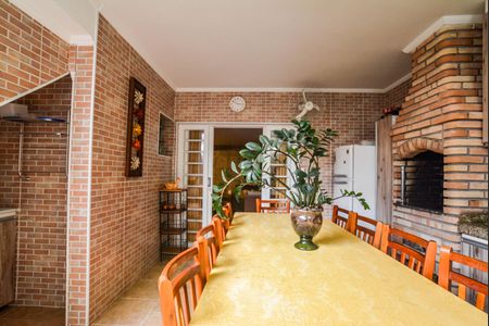 Casa à venda com 377m², 8 quartos e 2 vagas Casa à venda com 377m², 8 quartos e 2 vagasÁrea gourmet