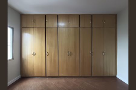 Apartamento à venda com 102m², 3 quartos e 2 vagasQuarto 2
