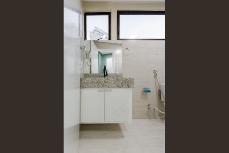 Banheiro de kitnet/studio para alugar com 1 quarto, 28m² em Minas Brasil, Belo Horizonte