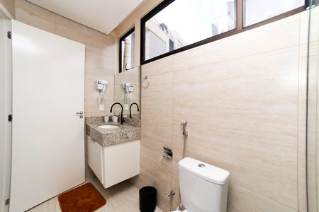 Banheiro Social de kitnet/studio para alugar com 1 quarto, 28m² em Minas Brasil, Belo Horizonte