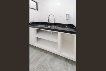 Cozinha de kitnet/studio para alugar com 1 quarto, 28m² em Minas Brasil, Belo Horizonte