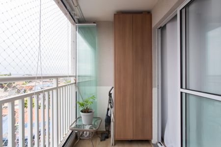 Varanda da Sala de apartamento para alugar com 2 quartos, 50m² em Jardim das Oliveiras, São Paulo