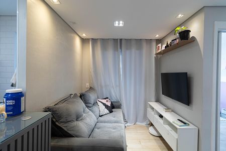 Sala/Cozinha/Área de Serviço  de apartamento para alugar com 2 quartos, 50m² em Jardim das Oliveiras, São Paulo