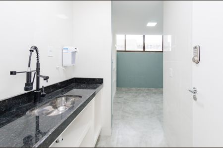 Cozinha de kitnet/studio para alugar com 1 quarto, 28m² em Minas Brasil, Belo Horizonte