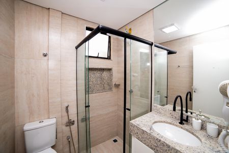 Banheiro Social de kitnet/studio para alugar com 1 quarto, 28m² em Minas Brasil, Belo Horizonte