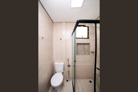 Banheiro Social de kitnet/studio para alugar com 1 quarto, 28m² em Minas Brasil, Belo Horizonte