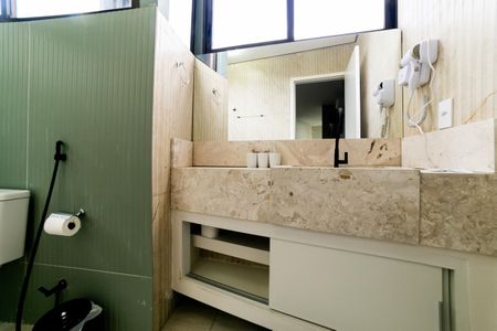 Banheiro Social de kitnet/studio para alugar com 1 quarto, 35m² em Minas Brasil, Belo Horizonte