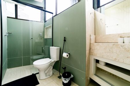 Banheiro Social de kitnet/studio para alugar com 1 quarto, 35m² em Minas Brasil, Belo Horizonte