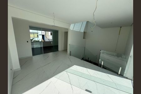 Casa à venda com 4 quartos, 500m² em Vila da Saúde, São Paulo